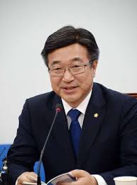 윤호중, born 27 march 1963) is a south korean politician and former activist. ìœ¤í˜¸ì¤'ì˜ì› ìž¬ì •ì§€ì¶œí™•ëŒ€ì™€ ìž¬ì •ê±´ì „ì„± í† ë¡ íšŒ ê°œìµœ ê¸€ë¡œë²Œë‰´ìŠ¤í†µì‹ gna