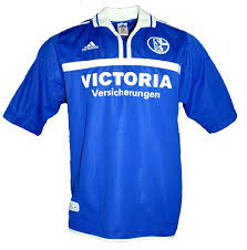 Das derzeitige trikot des fc schalke s04 ist auch für die kommende saison das aktuelle trikot des s04. Adidas Fc Schalke 04 Trikot 8 Jorg Bohme 2000 01 Victoria Matchworn Herren S M L Xl Xxl Gunstig Online Kaufen Bestellen Shop Spieler Trikot De Marktplatz Retro Vintage Fussball Trikots Von Superstars