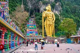 After all, the place is loaded with the best of the best national and international options that will render you spoiled. 25 Best Things To Do In Kuala Lumpur Malaysia Map