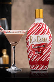 Rumchata Releases 2020 Holiday Set In 2020 Peppermint Bark Rumchata Peppermint