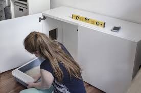 In jedem haus und jeder wohnung, wo eine katze lebt, ist eine katzentoilette unerlässlich. Wie Versteckt Man Das Katzenklo Am Besten Hier Konnt Ihr Mehr Sehen Catlitter Katzen Cats Hack Katzen Klo Katzenklo Schrank Katzenklo