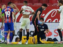 České příjmení vaculík (zdrobněle václav) nese více různých osobností: Sevilla Keeper Vaclik Suffers Knee Ligament Sprain Thescore Com