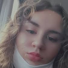 Shelley Duran's Instagram, Twitter & Facebook