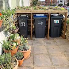 Cache Poubelle En Palette 10 Modeles A Reproduire Cacher Les Poubelles Deco Jardin Palettes Idee Deco Exterieur