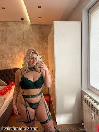 Curvychubgirl  curvystarlaura Nude Leaks OnlyFans - TheFap