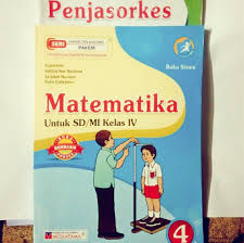 Pada buku matematika kelas 4 k13 / kurikulum 2013 revisi 2018 secara rinci yang akan dipelajari adalah membaca dan menulis bilangan bulat pada conoth buku matematika kelas 4 kurikulum 2013 revisi 2018 ini terdapat tahapan pembelajaran 5 m , yaitu mengamati, menanya, menalar. Buku Guru Matematika Kelas 4 K13 Revisi 2019 Seputaran Guru