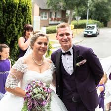 Einfache hochzeitskleid a line jewel neck lace kurzarm bodenlangen chiffon strandhochzeit brautkleider. Sarafina Wollny Facebook