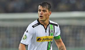 تُعرَف ألمانيا رسميّاً بجمهوريّة ألمانيا الاتحاديّة، وتقع شمال أوروبا الوُسطى،١ وتعدّ ألمانيا من أكبر الدول في قارّة أوروبا، حيثُ تبلغ مساحتها الإجماليّة نحو 357104كم2،٢ تُجاور. Ù„Ù…Ø§Ø°Ø§ ÙŠÙˆØ¬Ø¯ Ø§Ù„Ù„ÙˆÙ† Ø§Ù„Ø£Ø®Ø¶Ø± Ø¨Ø§Ø³ØªÙ…Ø±Ø§Ø± ÙÙŠ Ù‚Ù…ÙŠØµ Ù…Ù†ØªØ®Ø¨ Ø£Ù„Ù…Ø§Ù†ÙŠØ§ Ø³Ø¨ÙˆØ±Øª 360