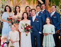 Pin By Addison Smith On When Calls The Heart In 2020 Wedding Daniel Lissing Hearts Girl Daniel lissing is an australian actor, born and raised on the beaches of sydney. wedding daniel lissing