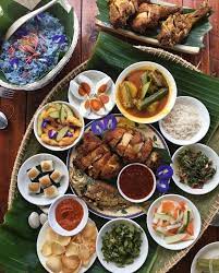 Asam laksa ialah makanan yang berasal daripada keturunan baba dan nyonya. 8 Makanan Baba Nyonya Yang Popular Terutamanya No 7