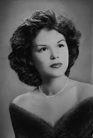 Can someone please add the lady to this photo. My friends mum passed away  and I'd love to give her this for a gift