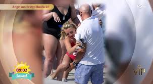 Evelyn burdecki (eveline burdecki) is a german television star, singer and dancer. Fruhstucksfernsehen Video Haltlos Angst Um Evelyn Burdecki Sat 1