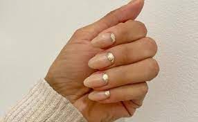 😉cómo hacer flores en las uñas sencillas para pies. Las Tendencias De Unas De 2021 Sencillas Y Creativas