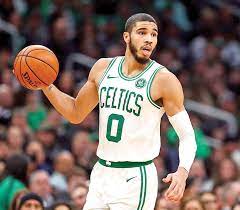 Shortly after the final horn jayson scooped him up for a hug and then let him play with the game ball. Dad Was There Just At The Right Time For First Time Nba All Star Jayson Tatum Sports Eye Stlamerican Com