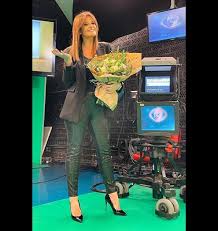 Serve esta cara séria para vos agradecer. Maria Botelho Moniz Abandona Big Brother Em Lagrimas Enquanto Claudio Ramos Se Mantem De Pedra E Cal Nacional Flash