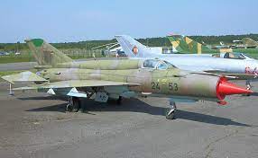 * the korean war introduced jet aircraft combat to the art of warfare, and of course in the aftermath the usa and the ussr absorbed the lessons. Mig 21 Bis Mikojan Gurewitsch Die Letzte Und Beste Version Der Mig 21