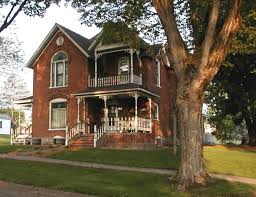 Historic Homes Of Neillsville Wisconsin Victorian Homes Historic Homes Old Houses