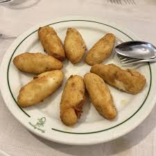 Alquiler de casas en comunidad de madrid para tus vacaciones. Meson Gerardo Cenando Con Pablo