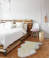 Ia telah menjadi satu topik hangat tentang diy dan orang yang berjiwa kreatif telah hasilkan pelbagai jenis rekaan perabot rumah pallet yang bukan saja cantik. 20 Idea Perabot Bilik Tidur Menggunakan Pallet Yang Mudah Perlu Anda Cuba Hias My
