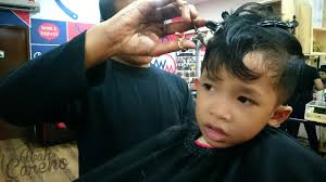 Ricky kedai gunting rambut ei tegutse valdkondades meestejuuksurid. Kedai Guntung Rambut Mamak Di Bandar Tun Hussein Onn