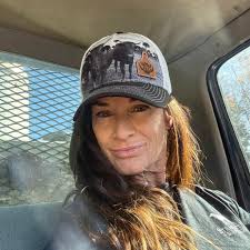 Salary for groom with housing provided?