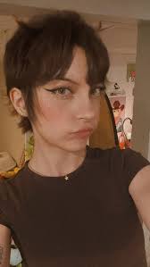 Should I keep blonde hair for wedding?