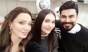 Gökhan Tepe oğlunun yüzünü ilk kez gösterdi