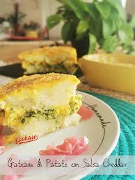 Tagliare il cheddar a pezzi, metterlo in una ciotola con mezzo bicchiere di acqua e scaldare al microonde per una ventina di secondi. Gateau Di Patate Con Salsa Cheddar Ricette Vegane Facili E Gustose