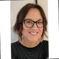 Stephanie Trimble's Instagram, Twitter & Facebook