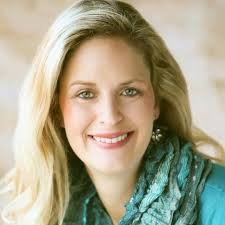 Julie Farris's Instagram, Twitter & Facebook