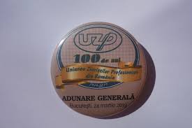Dezvelirea, în ziua de 11 ianuarie a.c., ora 11.00, a unei plăci omagiale pe clădirea care a găzduit, în urmă cu 100 de ani, înființarea primei organizații a ziariștilor. Adunarea GeneralÄ A Uniunii ZiariÈtilor ProfesioniÈti Din Romania C N I P T Èimleu Silvaniei