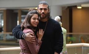 Özdemir commented on his newlook: Demet Ozdemir Ile Can Yaman Baristi Mi