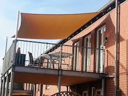 Sonnensegel Nach Mass Auf Einer Dachterrasse Wohnung Balkon Garten Sonnensegel Balkon Sonnensegel