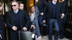 How to dress to attract a wealthy man. How To Look Rich Guide To Look Wealthy Rich And Expensive For Men Hubpages