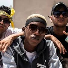 Stream Eres mia-NESTY Y TYLER Y YANKLI LAN by NTY-El Klan..One Music!!