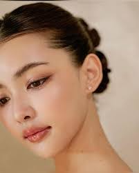 Danielle Lemmon's Instagram, Twitter & Facebook