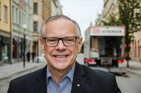 Uppgifter: Försökte kuppa bort Lena Asplund