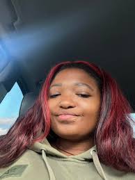 Hej! Mitt namn är Felicia och är en driven och glad tjej på 23 år. Är  positiv, initiativtagande och kommunikativ. Ar seriös med ett glatt humor.  Jag är intresserad och snabblärd i