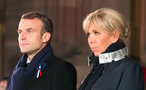 Ils ont connu le jeune emmanuel macron, ils témoignent. Emmanuel Et Brigitte Macron Ce Sejour En Amoureux Sur Lequel Ils Ont Du Tirer Un Trait Voici