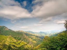 Impresionantes Vistas Desde El Puerto De Izpegi Valle De Baztan By Runabari Instagram Navarra Natural Landmarks Instagram Landmarks