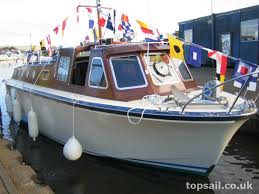 Search through the range of cabin cruisers that we have for sale on our site. Halmatic 30 Classic Gentleman S Cabin Cruiser Sold Topsail Marine Yacht Brokers