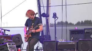 The kings are all lined up outside the gate and the autumn bells are ringing but they'll just have to wait. Bathtub Gin History Phish Net