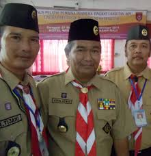 Untuk anggota pramuka tingkat penggalang puteri, pada baju seragam sama dengan baju seragam untuk untuk lebih lengkapnya mengenai pakaian seragam pramuka yang terbaru sesuai sk kwarnas no. Sk Kwartir Nasional Gerakan Pramuka No 203 Tahun 2009 Tentang Angaran Dasar Dan Anggaran Rumah Tangga Gerakan Pramuka