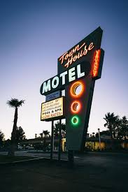 The House Of Googie Ivanagerton Palmdale Aug 2013 As The Sun Old Neon Signs Vintage Neon Signs Monument Signs