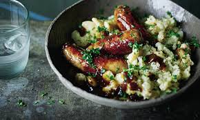 Joe Wicks Special Low Carb Bangers Mash With Sage Onion Gravy Recipes Joe Wicks Recipes Bangers And Mash