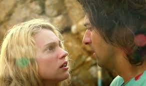 Farah zeynep, ilk profesyonel çalışmasını öyle bir geçer zaman ki adlı dizide gerçekleştirdi. Gecmisten Bugune Farah Zeynep Abdullah Galeri Kadin Ve Kadin