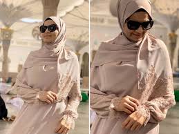Anak pengasas dnars peroleh kekuatan mamiku dapat tersenyum, ketika aku cakap dia cantik, dia yang paling kuat. Kemalangan Dalam Perjalanan Ke Rumah Anak Yatim Arwah Pengasas Dnars Cosmetics Gemar Membantu Remaja
