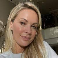 Susan Santee's Instagram, Twitter & Facebook