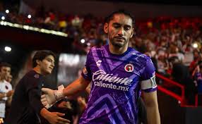 Polémica en la Liga MX: Expulsión temprana marca derrota de Cruz Azul - Imagen principal del artículo