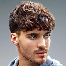 I capelli del maschio, tendenzialmente più crespi di quelli femminili, possono rappresentare un motivo di cruccio . Tagli Capelli Mossi Uomo 2020 Capelli Uomo Tagli Di Capelli Tagli Di Capelli Ragazzo